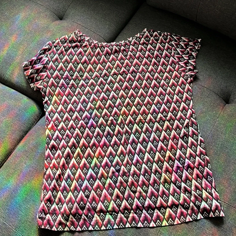 Red patterned top - Picture 2 of 2